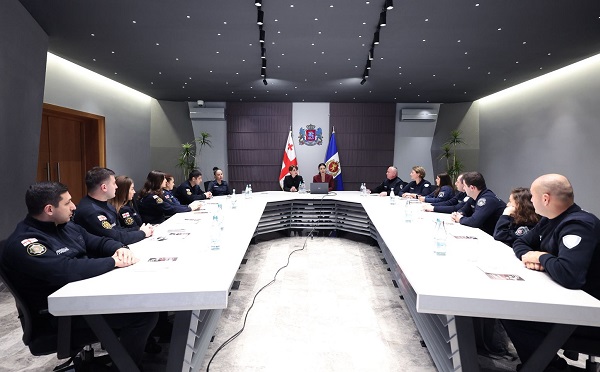 შინაგან საქმეთა სამინისტროს წარმომადგენლებმა, ქალთა მიმართ ძალადობის წინააღმდეგ 16-დღიანი გლობალური კამპანიის ფარგლებში, თბილისსა და რეგიონებში შეხვედრები გამართეს