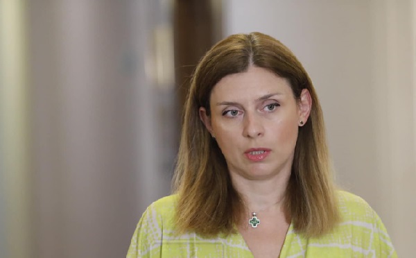 ქვეყნის გამთლიანებას აღარავინ გპირდებათ მშვიდობიანად, ხალხო, ნატო და ევროკავშირი რომ ლპება, ეგ უკვე გითხრეს და ღირსებით ევროპისაკენ ტყუილი რომ იყო, კი გაიგეთ, ჰოდა, ელოდეთ უარესს რუსეთთან მარტოდ დარჩენილ ვითარებაში - თეონა აქუბარდია