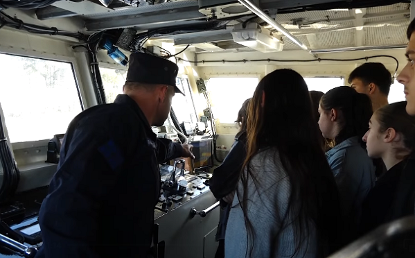 შინაგან საქმეთა სამინისტრო საჯარო სკოლების მოსწავლეებისთვის კამპანიას - „პროფესია პოლიციელი“ განაგრძობს