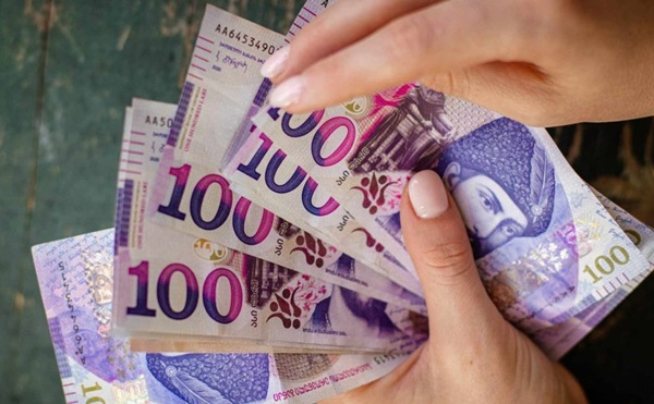 მესამე კვარტალში საშუალო ხელფასი 2 271.6 ლარამდე გაიზარდა - საქსტატი