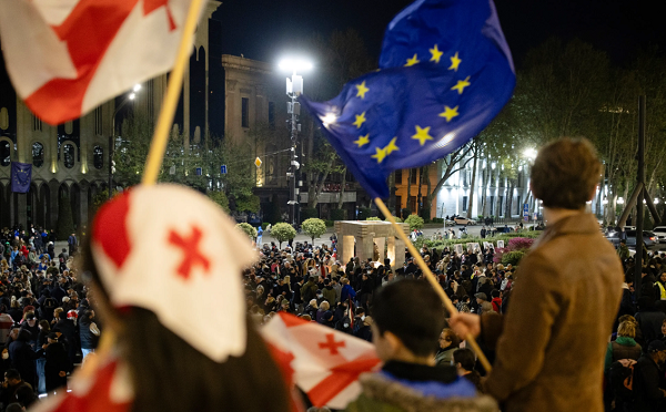საქართველოში სულ უფრო სახიფათო ხდება განსხვავებული აზრის გამოხატვა - Human Rights Watch