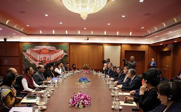 შალვა პაპუაშვილი ინდოეთის პარლამენტის ქვედა პალატის თავმჯდომარეს შეხვდა