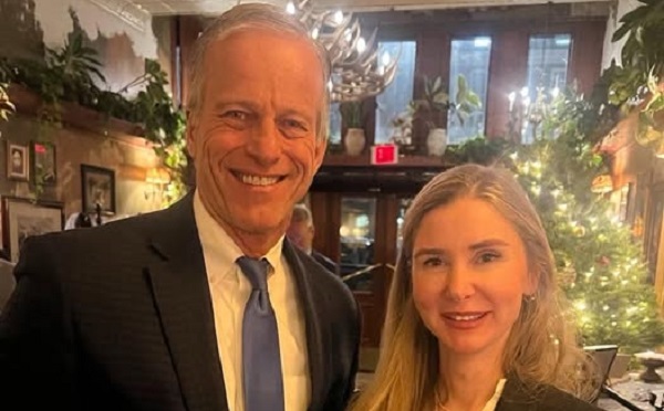 თინა ბოკუჩავა შეხვდა აშშ-ის სენატის უმრავლესობის ლიდერს, ჯონ ტუნს, რომელმაც მაიკ ჯონსონს 