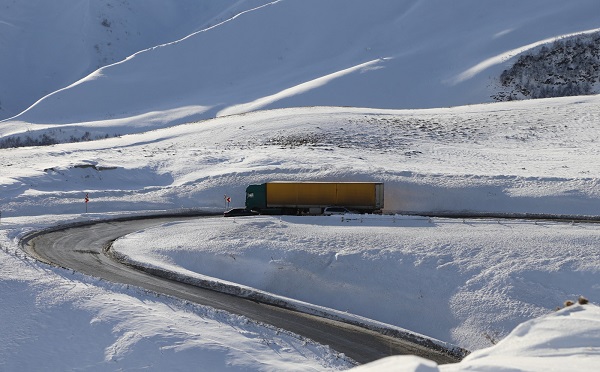 გუდაური(ფოსტა)-ლარსის მონაკვეთზე მისაბმელიანი და ნახევრადმისაბმელიანი ავტოტრანსპორტის მოძრაობა აღდგა
