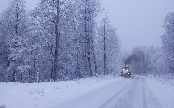 საჩხერე(სარეკი)-უზუნთა-შქმერი-ზუდალის გზაზე მისაბმელიანი და ნახევრადმისაბმელიანი ავტოტრანსპორტის მოძრაობა აკრძალულია