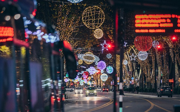 საახალწლო განათებების დემონტაჟის გამო რუსთაველის გამზირზე საავტომობილო მოძრაობა ღამის საათებში შეიზღუდება