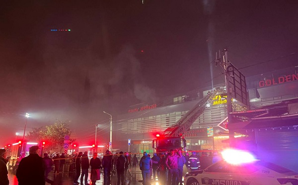 სავაჭრო ცენტრ „კიდობანის“ ერთ-ერთ მაღაზიაში ხანძარია