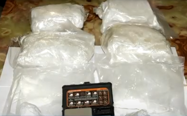 აჭარის პოლიციამ 6 კილოგრამამდე ნარკოტიკული საშუალება „მეთადონი“ ამოიღო, რომლის ღირებულება ე.წ. შავ ბაზარზე 3 მილიონამდე ლარს შეადგენს - დაკავებულია ბელარუსის 2 მოქალაქე