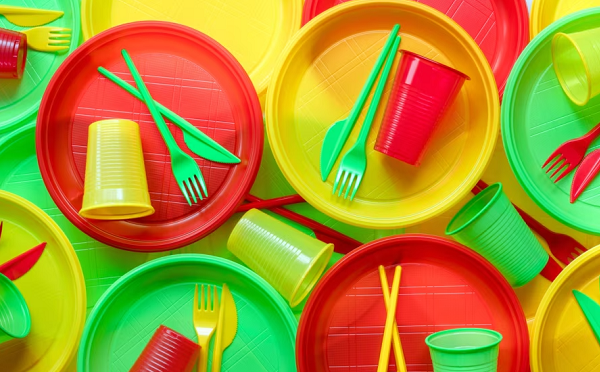 2026 წლის 1-ელი იანვრიდან ერთჯერადი დანიშნულების პლასტმასის ჭურჭლის გამოყენება იკრძალება