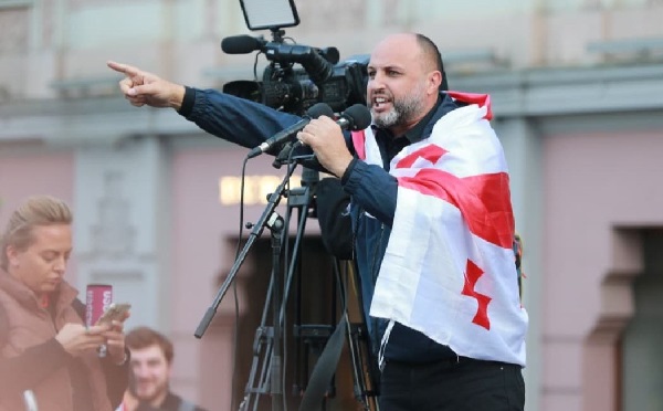 მათი მომხრეების დაჯერებაც კი ძნელია, რომ ფულის, იარაღის, ასაფეთქებლების, მოძალადების გარეშე ამხელა დიქტატურული რეჟიმი ემხობოდა - ირაკლი ნადირაძე