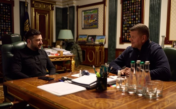 ვოლოდიმირ ზელენსკი ვალერი ზალუჟნის შეხვდა