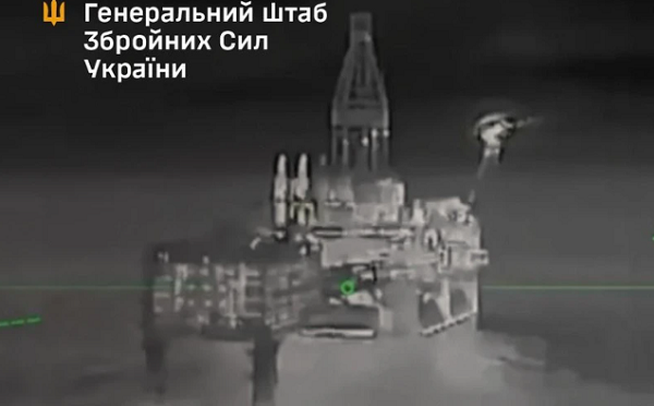 უკრაინამ კასპიის ზღვაში „ლუკოილის“ სამ საბურღ პლატფორმას დაარტყა - გენშტაბი