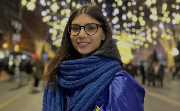 ტროტუარზე პროტესტისთვის ანი ახმეტელს მოსამართლემ სიტყვიერი შენიშვნა გამოუცხადა