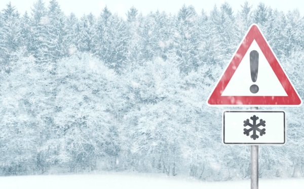 ძლიერი თოვის გამო საავტომობილო გზების ცალკეულ მონაკვეთებზე შეზღუდვები დაწესდა