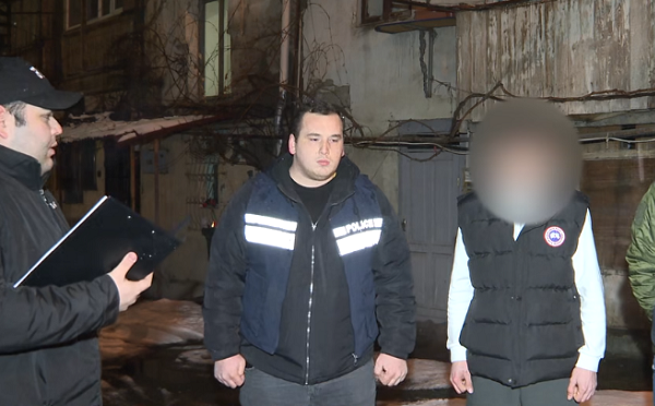 თბილისში მოქალაქეს ხელჩანთა გასტაცა - ძარცვის ბრალდებით აზერბაიჯანის მოქალაქე დააკავეს