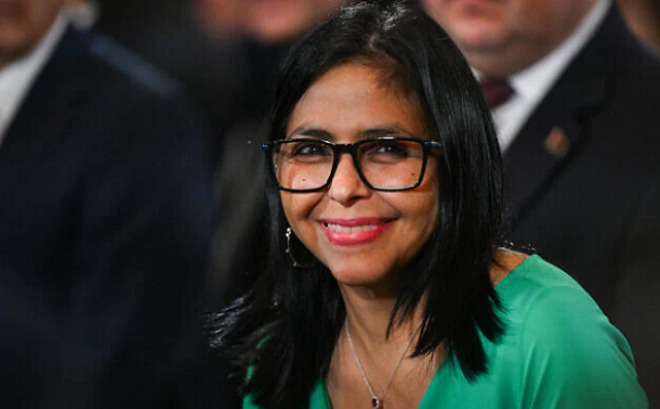 დელსი როდრიგესმა ფიცი დადო და ვენესუელის პრეზიდენტის მოვალეობის შემსრულებელი ოფიციალურად გახდა