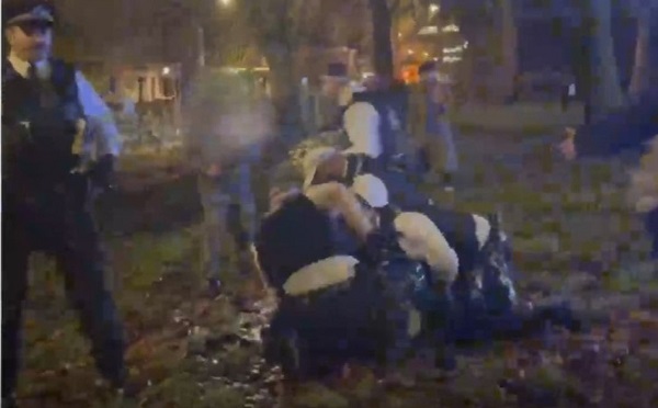 ლონდონში, ირანის საელჩოსთან სამართალდამცველებსა და აქციის მონაწილეებს შორის დაპირისპირება მოხდა, არიან დაშავებულები