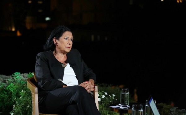 მმართველი პარტია ევროპასთან კავშირების გაწყვეტის შესახებ რუსეთის მითითებებს ასრულებს, მნიშვნელოვანია, რომ საქართველო მსოფლიოს ყურადღების ცენტრში დარჩეს - სალომე ზურაბიშვილი