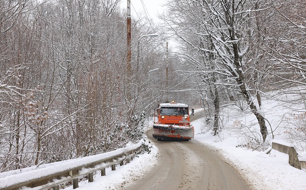 თოვლისგან გზების გაწმენდის სამუშაოები ინტენსიურად მიმდინარეობს - თბილისის მერია