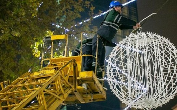 საახალწლო ილუმინაციების დემონტაჟის გამო ქეთევან დედოფლის გამზირზე ღამის საათებში მოძრაობა შეიზღუდება