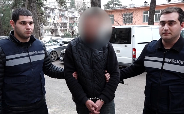 პოლიციამ თბილისში მომხდარი ქურდობის ფაქტზე 1 პირი დააკავა