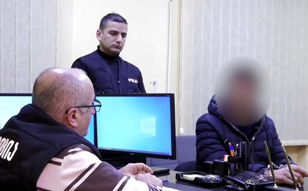 მეგობარი ნაჯახით დაჭრა - აჭარაში განზრახ მკვლელობის მცდელობის ბრალდებით 1 პირი დააკავეს