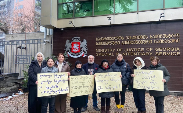 ქალი პოლიტიკოსები პატიმრობაში მყოფ ანასტასია ზინოვკინასა და ნანა სანდერთან დაკავშირებით პენიტენციური სამსახურის ხელმძღვანელთან შეხვედრას ითხოვენ