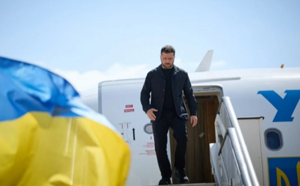 ვოლოდიმირ ზელენსკი პარიზში „მსურველთა კოალიციის“ შეხვედრაზე დასასწრებად ჩავიდა