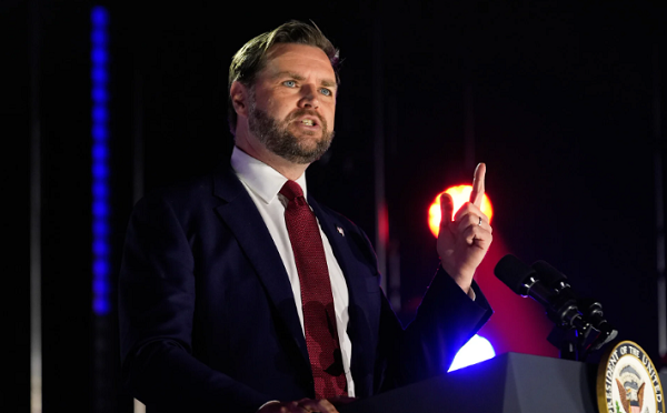 ყველას, ვინც იმეორებს ტყუილს, რომ ეს არის უდანაშაულო ქალი, რომელიც მინეაპოლისში სეირნობდა, როდესაც სამართალდამცავმა ესროლა, უნდა რცხვენოდეს, ოფიცერი ცდილობდა, თავი დაეცვა - ჯეი დი ვენსი