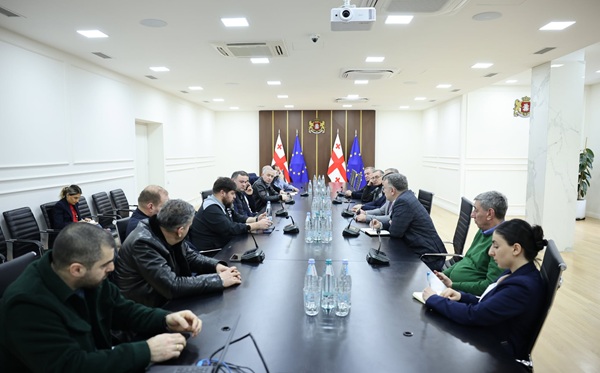 ფერმერული მეურნეობების განვითარების საკითხებზე მესაქონლე ფერმერებთან სამუშაო შეხვედრა გაიმართა