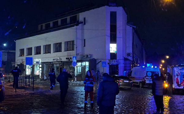 უკრაინული მედიის ცნობით, ლვოვში ტერაქტი მოხდა, დაიღუპა პოლიციელი, დაშავებულია კიდევ 14 ადამიანი