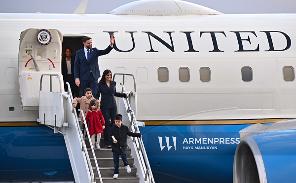 აშშ-ის ვიცე-პრეზიდენტი ჯეი დი ვენსი სომხეთში ჩავიდა