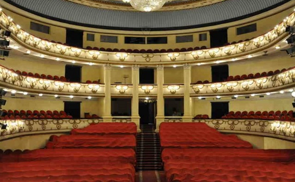 რეჟისორი თეატრის დიდ სცენაზე, სპექტაკლში გეგმავდა სუბიექტური პოლიტიკური აქტის განხორციელებას - ბათუმის დრამატულმა თეატრმა გეგა გაგნიძის სპექტაკლის პრემიერა გააუქმა