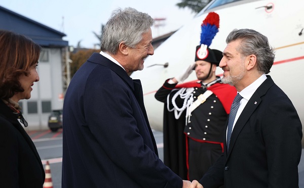 მილანის ლინატეს საერთაშორისო აეროპორტში მიხეილ ყაველაშვილის დახვედრის ოფიციალური ცერემონია გაიმართა