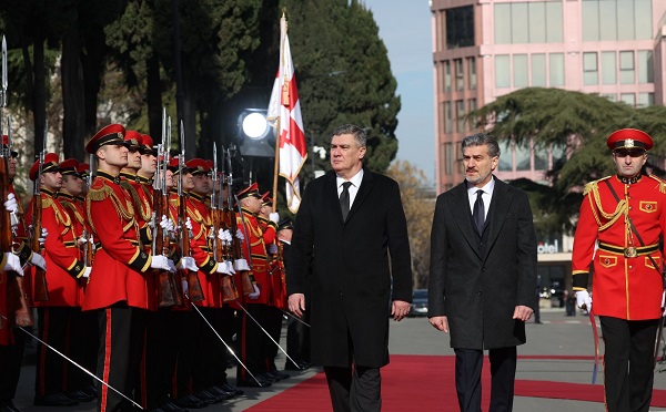 ათონელის სასახლეში ხორვატიის პრეზიდენტის, ზორან მილანოვიჩის დახვედრის ცერემონია გაიმართა