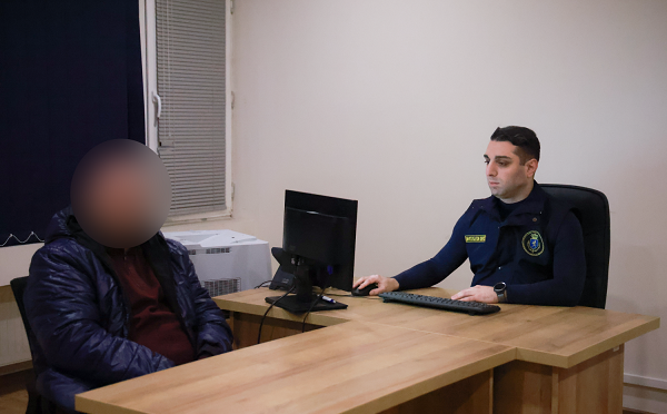 საგამოძიებო სამსახურმა ფალსიფიცირებული თევზის კონსერვის დამზადება-გასაღების ფაქტზე საწარმოს ხელმძღვანელი დააკავა 