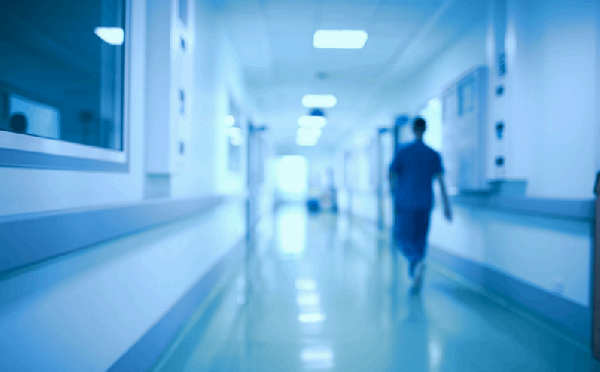 ქუთაისში, ერთ-ერთი კლინიკის ექიმმა, სავარაუდოდ, საავადმყოფოს დირექტორთან კონფლიქტის შემდეგ, დანით თვითდაზიანება მიიყენა