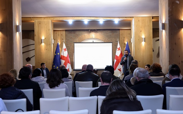 რძისა და რძის ნაწარმზე დამატებითი ეტიკეტირების შემოღების საკითხზე რძის სექტორის წარმომადგენლებთან სამუშაო შეხვედრა გაიმართა