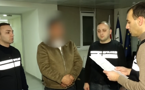 არასრულწლოვანი ქალიშვილების მიმართ სისტემატურად ახორციელებდა გარყვნილ ქმედებას, ფიზიკურად ძალადობდა - შსს-მ იორდანიის მოქალაქე დააკავა