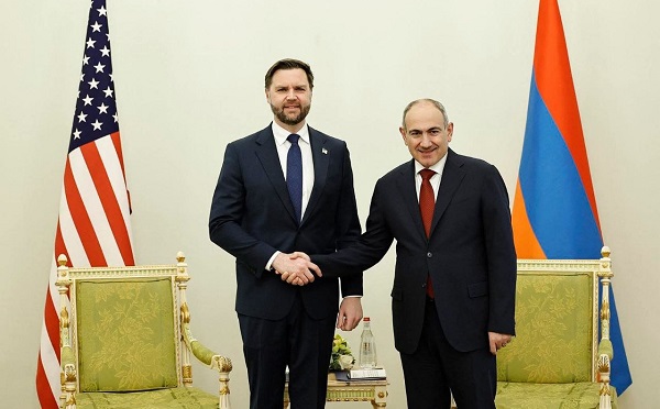 ნიკოლ ფაშინიანი ჯეი დი ვენსს შეხვდა