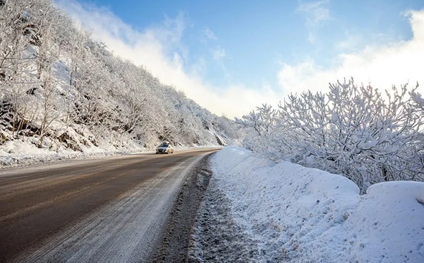 ახალციხე-ნინოწმინდის გზაზე მსუბუქი ავტოტრანსპორტის მოძრაობა აღდგა