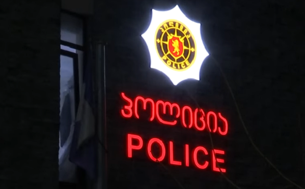 კახეთის პოლიციამ ადევნებისა და მუქარის ბრალდებით 1 პირი დააკავა