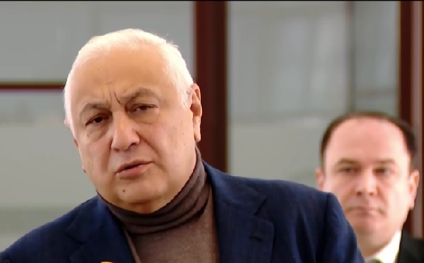 ჩვენი თხოვნაა პრემიერ-მინისტრისა და განათლების მინისტრისადმი, რომ ორივე უნივერსიტეტიდან შეიქმნას კოლეგიალური ჯგუფი, რომელიც იმსჯელებს, რას მოგვიტანს რეფორმა და სად მივალთ - დავით გურგენიძე