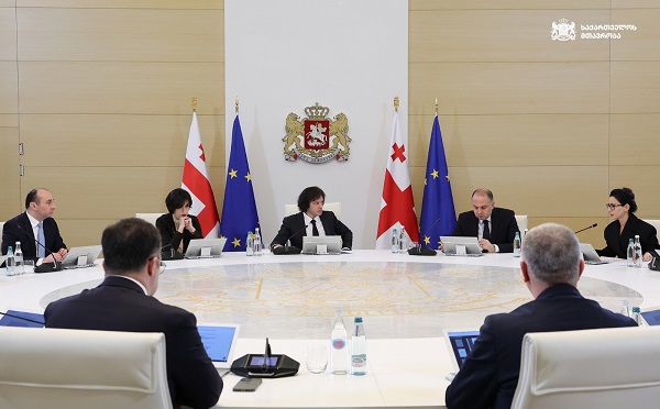 მთავრობამ სურსათთან კონტაქტში მყოფი პლასტმასის გარკვეული პროდუქციის ეტაპობრივი აკრძალვის შესახებ დადგენილება მიიღო