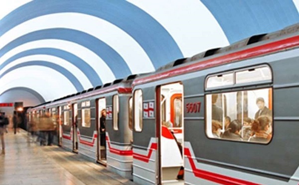 თბილისის მეტრო, მუნიციპალური ავტობუსები და მიკროავტობუსები მგზავრებს გახანგრძლივებული დროით მოემსახურება