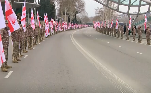სამებიდან სიონის ტაძრამდე, სადაც პატრიარქის დაკრძალვის სამგლოვიარო მსვლელობა გაივლის კორიდორია მოწყობილი