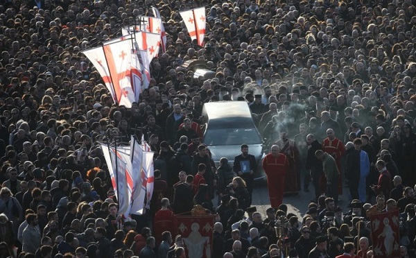 კათოლიკოს-პატრიარქის გარდაცვალებასთან დაკავშირებით, სამების საკათედრო ტაძრის მიმდებარე ტერიტორიაზე ავტომობილების მოძრაობა შეზღუდულია - შსს