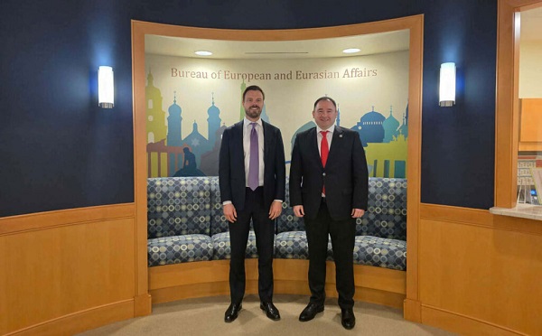 ახლახან დასრულდა შეხვედრა აშშ-ის სახელმწიფო მდივნის მოადგილე ბრენდან ჰანრაჰანთან, დავუდასტურე მზაობა, დავიწყოთ მუშაობა სტრატეგიული პარტნიორობის ახალ შეთანხმებაზე - ნიკოლოზ სამხარაძე