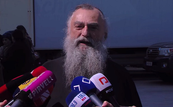 ველოდებით 4 პირველიერარქს, კვირას, 12 საათზე დაიწყება წესის აგება, რომელსაც უხელმძღვანელებს მსოფლიო პატრიარქი - მეუფე ნიკოლოზი