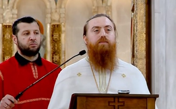 მსოფლიო პატრიარქი, მღვდელთავრებთან ერთად, პატრიარქს წესს აუგებს - მამა იოვანე